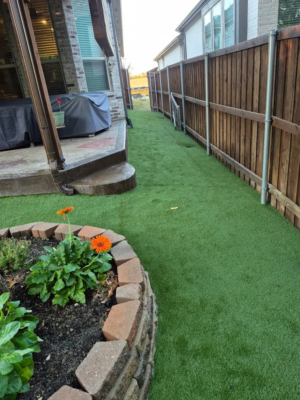 Finished pet turf installation by DFW Turf Pros 1