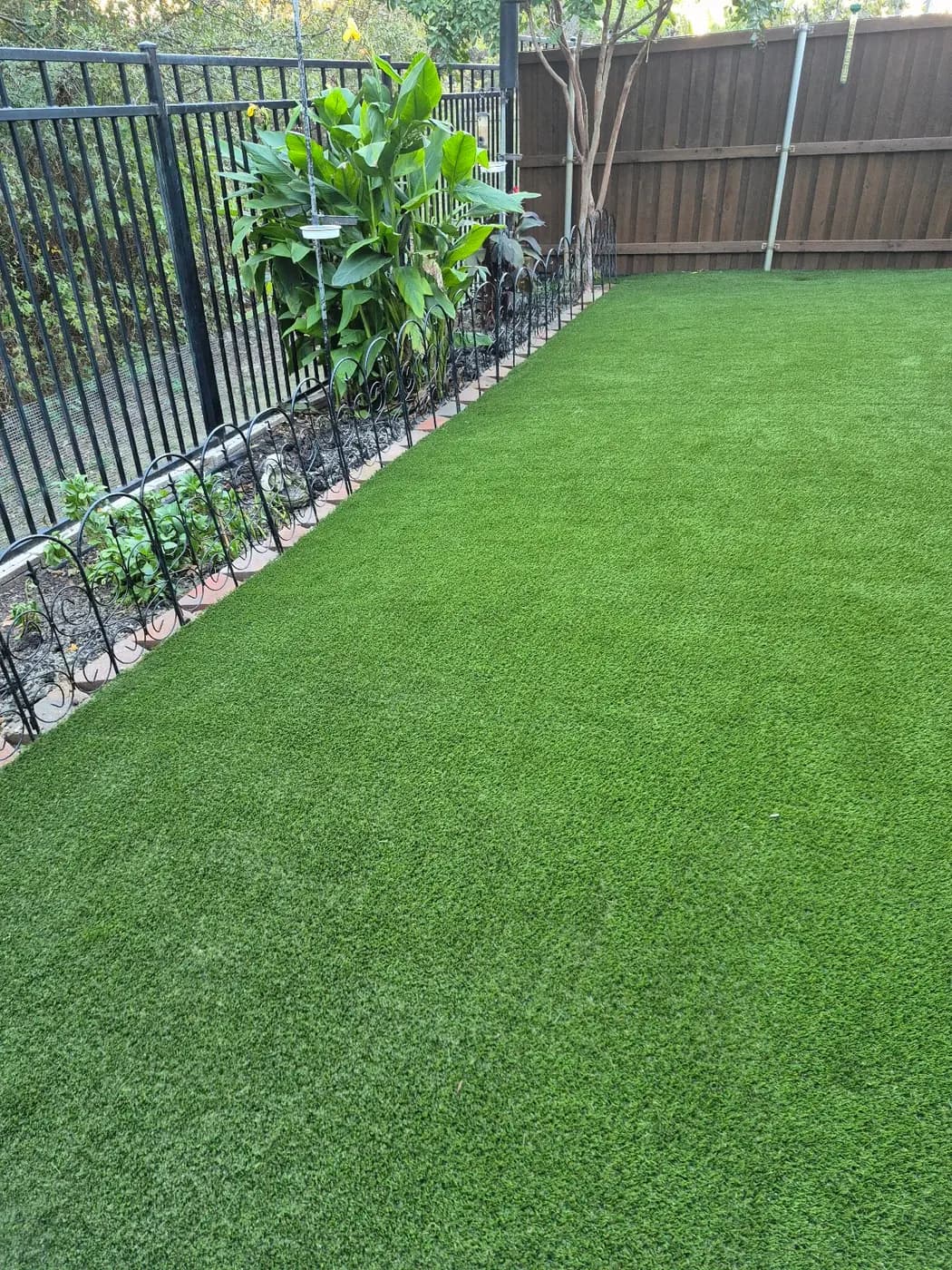 Finished pet turf installation by DFW Turf Pros 4