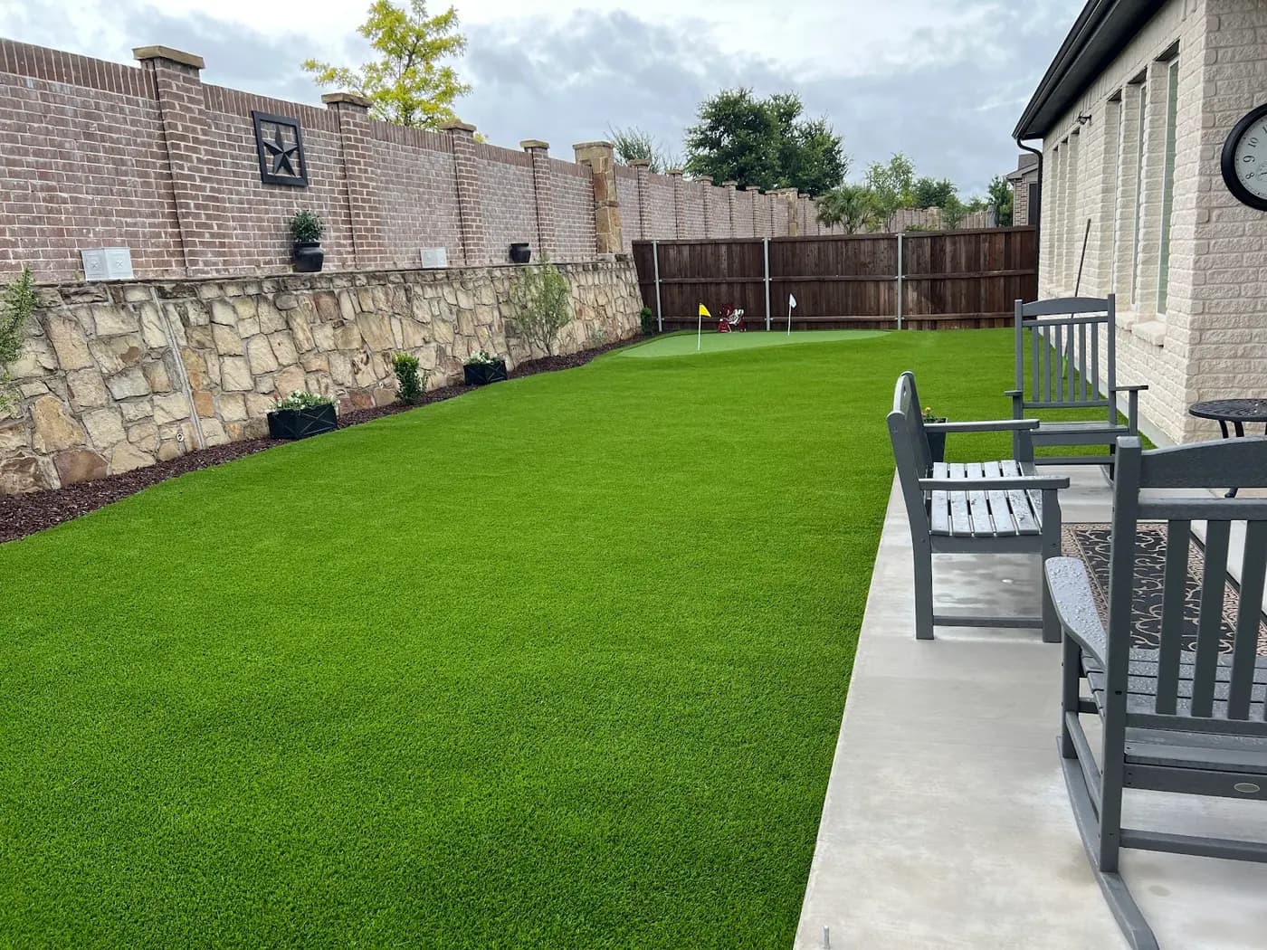 Finished backyard putting green installation by DFW Turf Pros 1